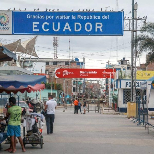taxi ecuador peru seguro